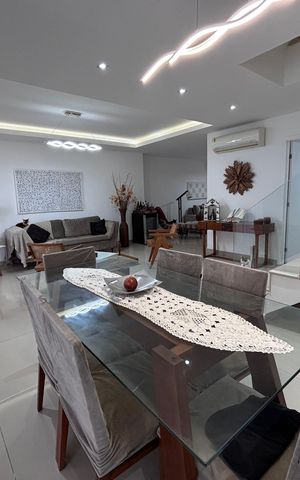 Casa de condomínio à venda com 269m², 3 quartos e 4 vagas Casa de condomínio à venda com 269m², 3 quartos e 4 vagasSala