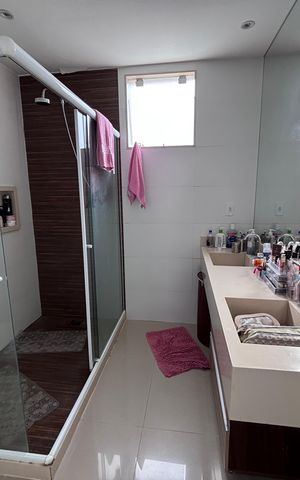 Casa de condomínio à venda com 269m², 3 quartos e 4 vagas Casa de condomínio à venda com 269m², 3 quartos e 4 vagasBanheiro do Quarto 2