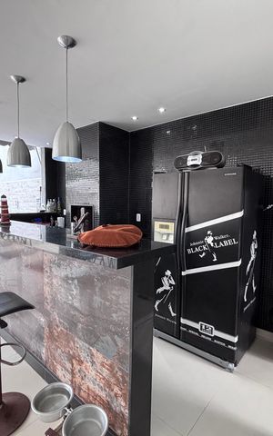 Casa de condomínio à venda com 269m², 3 quartos e 4 vagas Casa de condomínio à venda com 269m², 3 quartos e 4 vagasÁrea externa