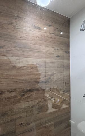 Casa de condomínio à venda com 269m², 3 quartos e 4 vagas Casa de condomínio à venda com 269m², 3 quartos e 4 vagasBanheiro