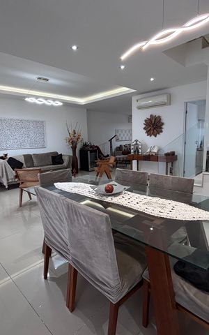 Casa de condomínio à venda com 269m², 3 quartos e 4 vagas Casa de condomínio à venda com 269m², 3 quartos e 4 vagasSala