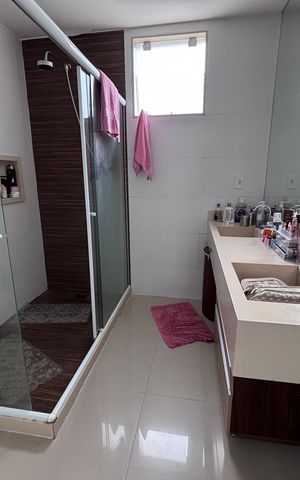 Casa de condomínio à venda com 269m², 3 quartos e 4 vagas Casa de condomínio à venda com 269m², 3 quartos e 4 vagasBanheiro do Quarto 2