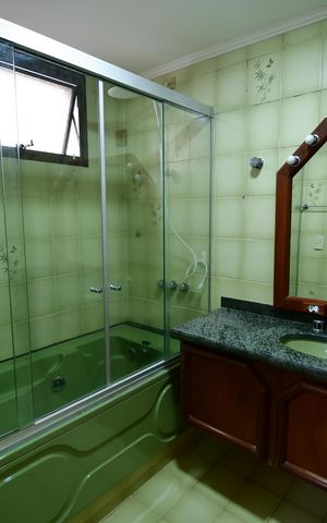 Apartamento para alugar com 174m², 3 quartos e 2 vagasBanheiro Suíte
