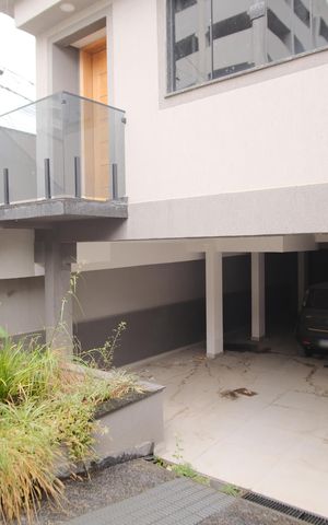 Casa à venda com 115m², 3 quartos e 4 vagasEntrada