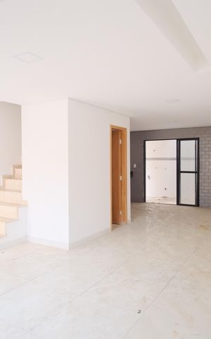 Casa à venda com 115m², 3 quartos e 4 vagasSala