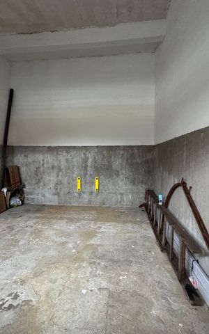 Casa à venda com 240m², 2 quartos e 1 vaga Casa à venda com 240m², 2 quartos e 1 vagaGaragem