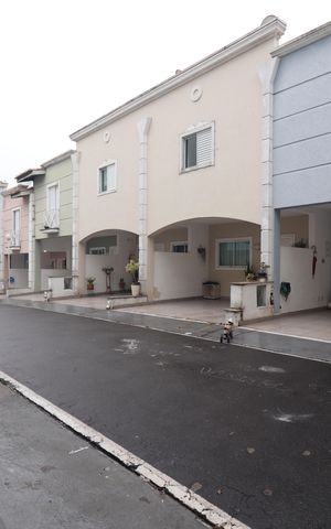 Casa à venda com 120m², 3 quartos e 2 vagasFachada Casa