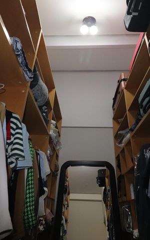 Casa à venda com 120m², 3 quartos e 2 vagasCloset Quarto 1 suíte