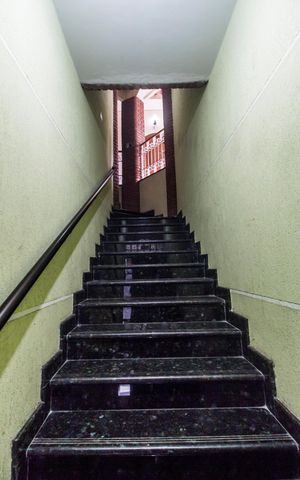 Apartamento para alugar com 250m², 3 quartos e sem vaga Apartamento para alugar com 250m², 3 quartos e sem vagaEscada
