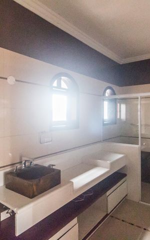 Apartamento para alugar com 250m², 3 quartos e sem vaga Apartamento para alugar com 250m², 3 quartos e sem vagaBanheiro da Suíte