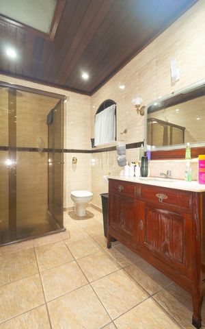 Casa para alugar com 300m², 3 quartos e 2 vagas Casa para alugar com 300m², 3 quartos e 2 vagasBanheiro Social 1