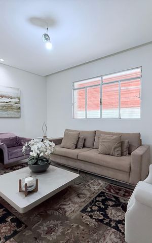 Casa à venda com 290m², 3 quartos e 2 vagas Casa à venda com 290m², 3 quartos e 2 vagasSala
