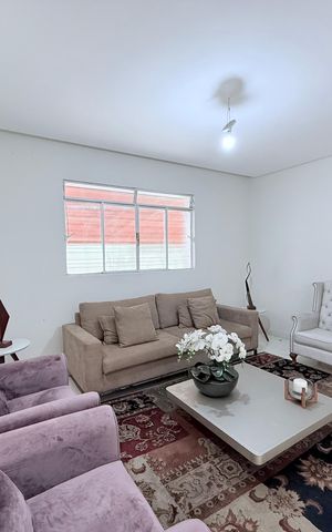 Casa à venda com 290m², 3 quartos e 2 vagas Casa à venda com 290m², 3 quartos e 2 vagasSala