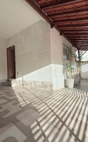 Casa à venda com 290m², 3 quartos e 2 vagas Casa à venda com 290m², 3 quartos e 2 vagasGaragem