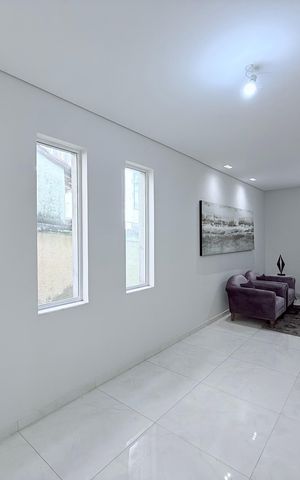 Casa à venda com 290m², 3 quartos e 2 vagas Casa à venda com 290m², 3 quartos e 2 vagasSala
