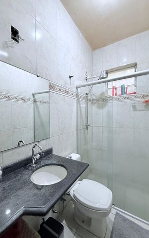 Casa à venda com 290m², 3 quartos e 2 vagas Casa à venda com 290m², 3 quartos e 2 vagasBanheiro