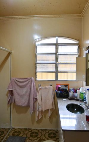 Casa para alugar com 440m², 5 quartos e 4 vagas Casa para alugar com 440m², 5 quartos e 4 vagasBANHEIRO