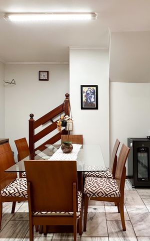 Casa à venda com 250m², 4 quartos e 2 vagas Casa à venda com 250m², 4 quartos e 2 vagasCopa