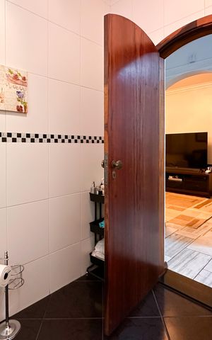 Casa à venda com 250m², 4 quartos e 2 vagas Casa à venda com 250m², 4 quartos e 2 vagasBanheiro Social 2