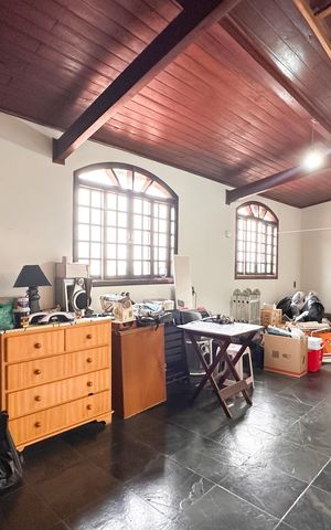 Casa à venda com 250m², 4 quartos e 2 vagas Casa à venda com 250m², 4 quartos e 2 vagasSuíte 3