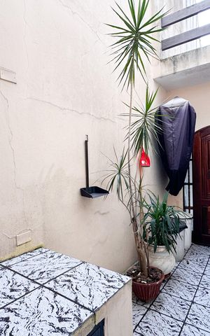 Casa à venda com 250m², 4 quartos e 2 vagas Casa à venda com 250m², 4 quartos e 2 vagasQuintal