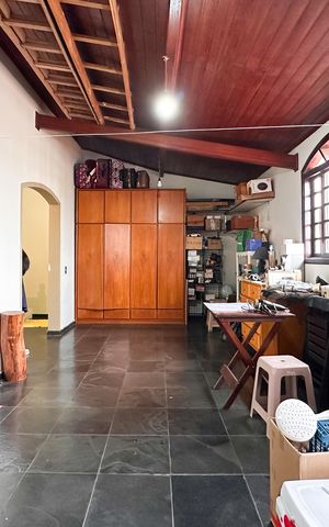 Casa à venda com 250m², 4 quartos e 2 vagas Casa à venda com 250m², 4 quartos e 2 vagasSuíte 3