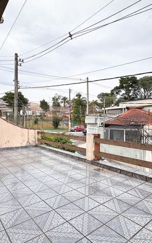 Casa à venda com 250m², 4 quartos e 2 vagas Casa à venda com 250m², 4 quartos e 2 vagasSacada da Suíte 1 e Quarto 2