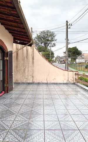 Casa à venda com 250m², 4 quartos e 2 vagas Casa à venda com 250m², 4 quartos e 2 vagasSacada da Suíte 1 e Quarto 2
