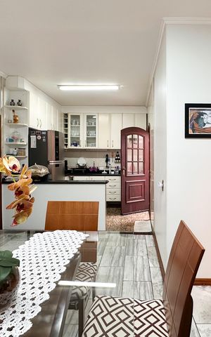 Casa à venda com 250m², 4 quartos e 2 vagas Casa à venda com 250m², 4 quartos e 2 vagasCopa