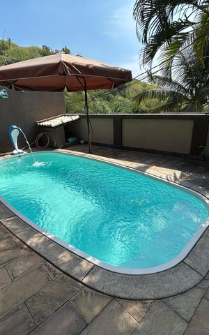 Casa à venda com 200m², 4 quartos e 3 vagasPiscina