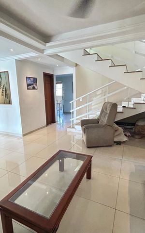 Casa à venda com 200m², 4 quartos e 3 vagasSala