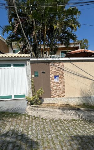 Casa à venda com 200m², 4 quartos e 3 vagasFachada + placa