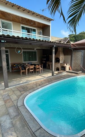 Casa à venda com 200m², 4 quartos e 3 vagasPiscina
