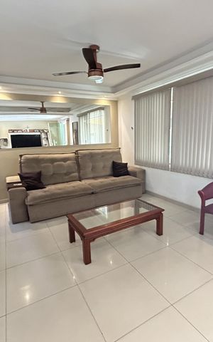 Casa à venda com 200m², 4 quartos e 3 vagasSala
