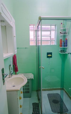 Casa à venda com 150m², 4 quartos e 2 vagas Casa à venda com 150m², 4 quartos e 2 vagasBanheiro
