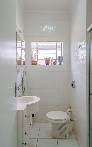 Casa à venda com 150m², 4 quartos e 2 vagas Casa à venda com 150m², 4 quartos e 2 vagasBanheiro da Suíte 1