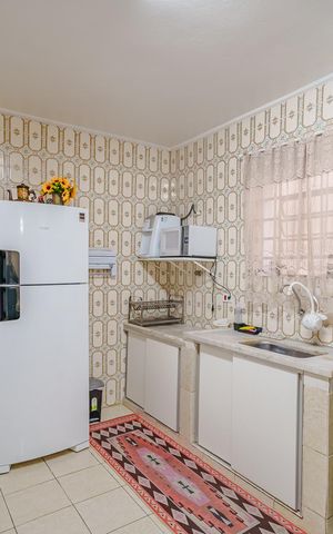 Casa à venda com 150m², 4 quartos e 2 vagas Casa à venda com 150m², 4 quartos e 2 vagasCozinha