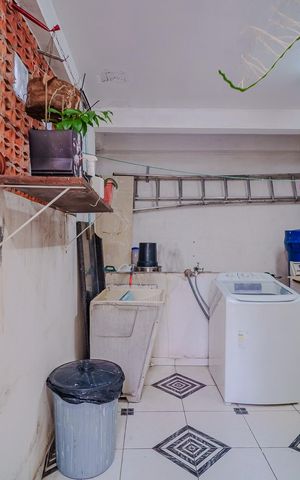 Casa à venda com 150m², 4 quartos e 2 vagas Casa à venda com 150m², 4 quartos e 2 vagasÁrea de Serviço