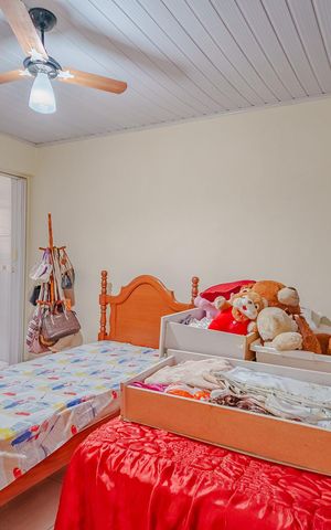 Casa à venda com 150m², 4 quartos e 2 vagas Casa à venda com 150m², 4 quartos e 2 vagasSuíte 2