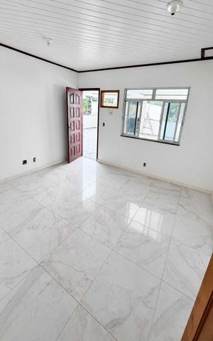Casa para alugar com 140m², 5 quartos e 3 vagas Casa para alugar com 140m², 5 quartos e 3 vagasSala