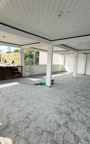 Casa para alugar com 140m², 5 quartos e 3 vagas Casa para alugar com 140m², 5 quartos e 3 vagasPiscina