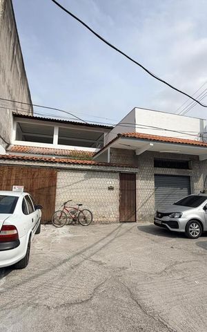 Casa para alugar com 140m², 5 quartos e 3 vagas Casa para alugar com 140m², 5 quartos e 3 vagasFachada