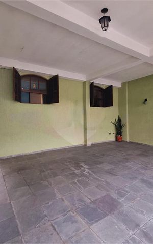 Casa à venda com 176m², 3 quartos e 3 vagas