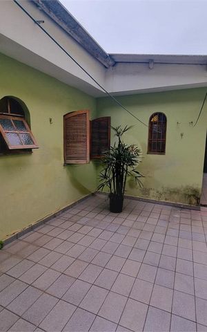 Casa à venda com 176m², 3 quartos e 3 vagas