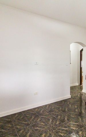 Casa para alugar com 70m², 2 quartos e 1 vaga Casa para alugar com 70m², 2 quartos e 1 vagaHall