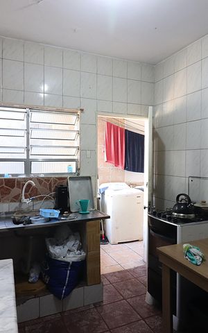 Casa à venda com 253m², 3 quartos e 2 vagasCozinha 