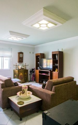 Casa à venda com 184m², 3 quartos e 4 vagas Casa à venda com 184m², 3 quartos e 4 vagasSala