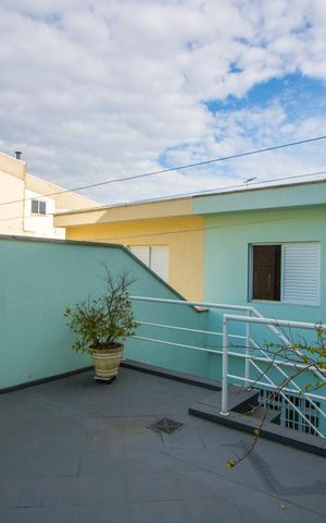 Casa à venda com 184m², 3 quartos e 4 vagas Casa à venda com 184m², 3 quartos e 4 vagasTerraço