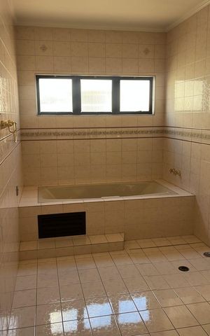 Casa à venda com 280m², 3 quartos e 4 vagasBanheiro