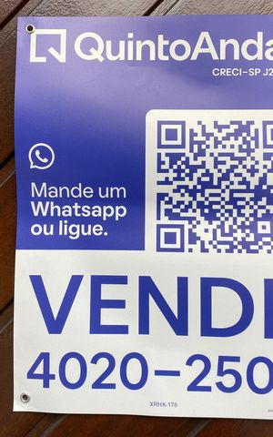 Casa à venda com 450m², 4 quartos e 4 vagas Casa à venda com 450m², 4 quartos e 4 vagasPlaquinha